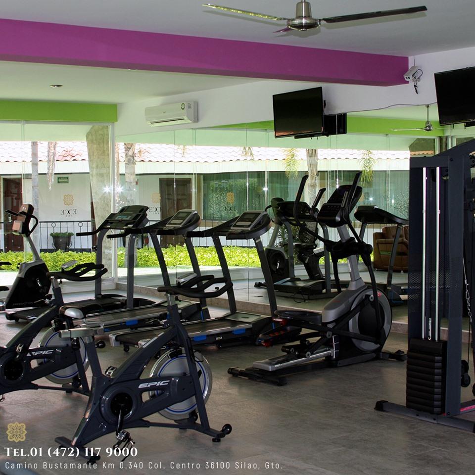 סילאו Hotel Ecce Inn & Spa מראה חיצוני תמונה A gym in Mexico City